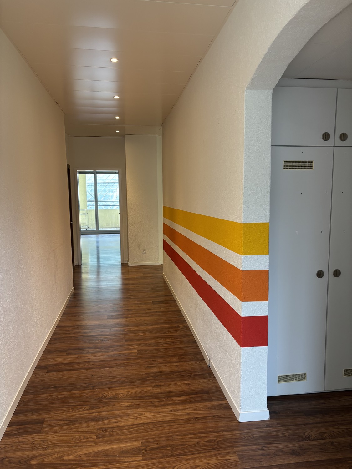 100m² office