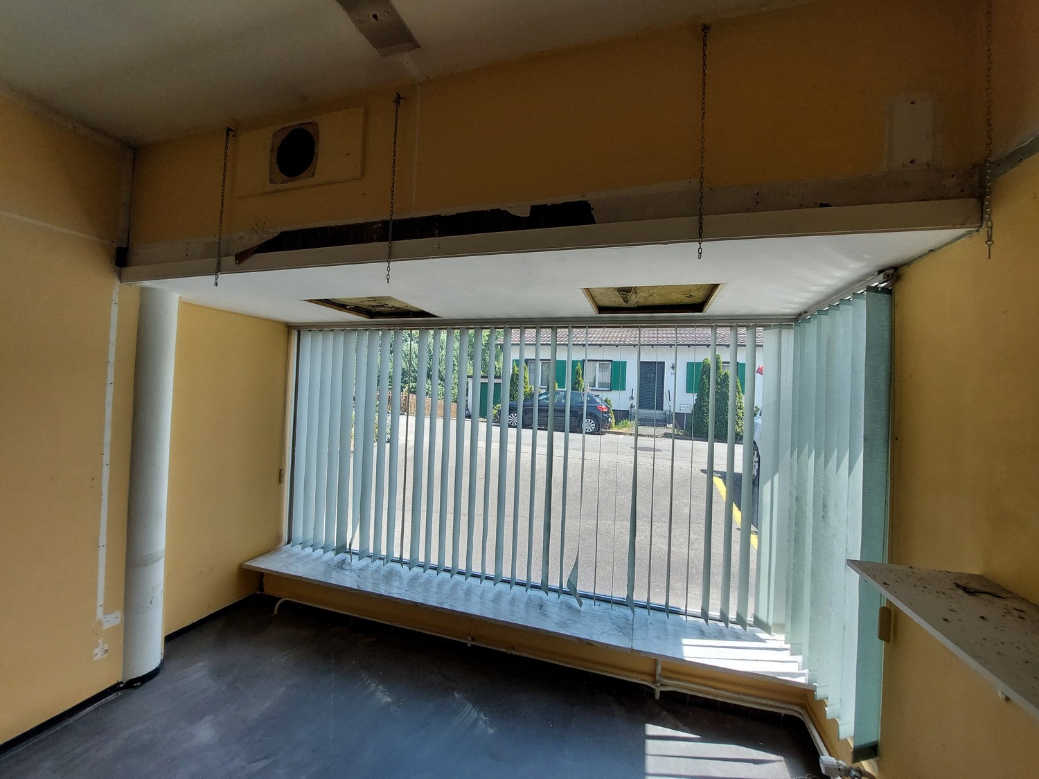 157m² commercial