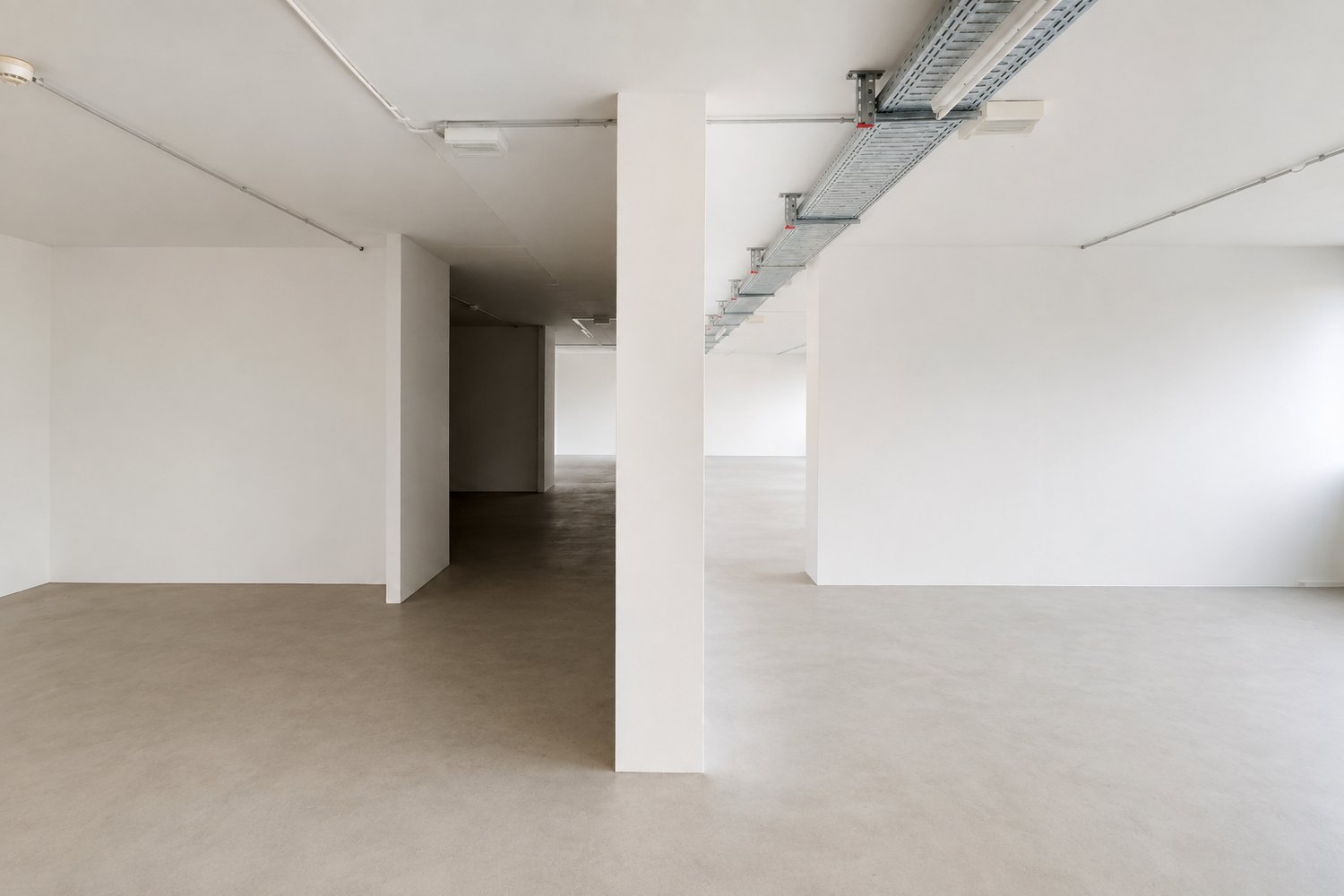304m² commerciale, foto 1 di 10