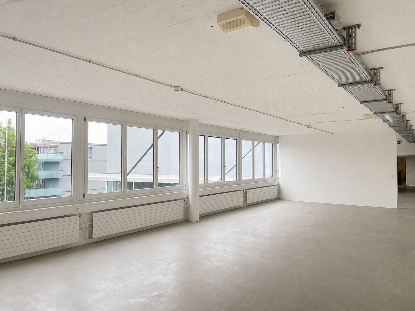 304m² commerciale, foto 8 di 10
