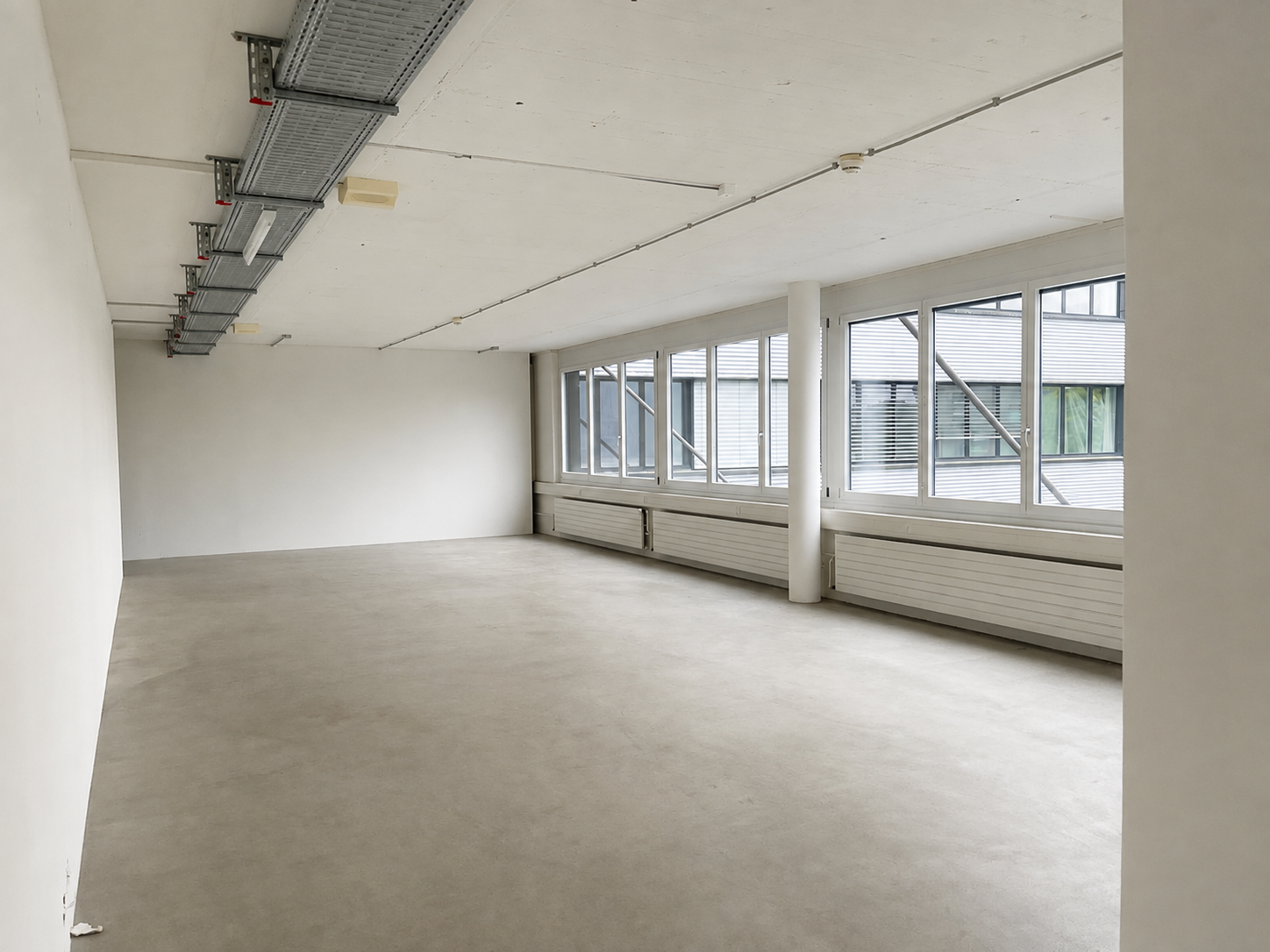 304m² commerciale, foto 4 di 10
