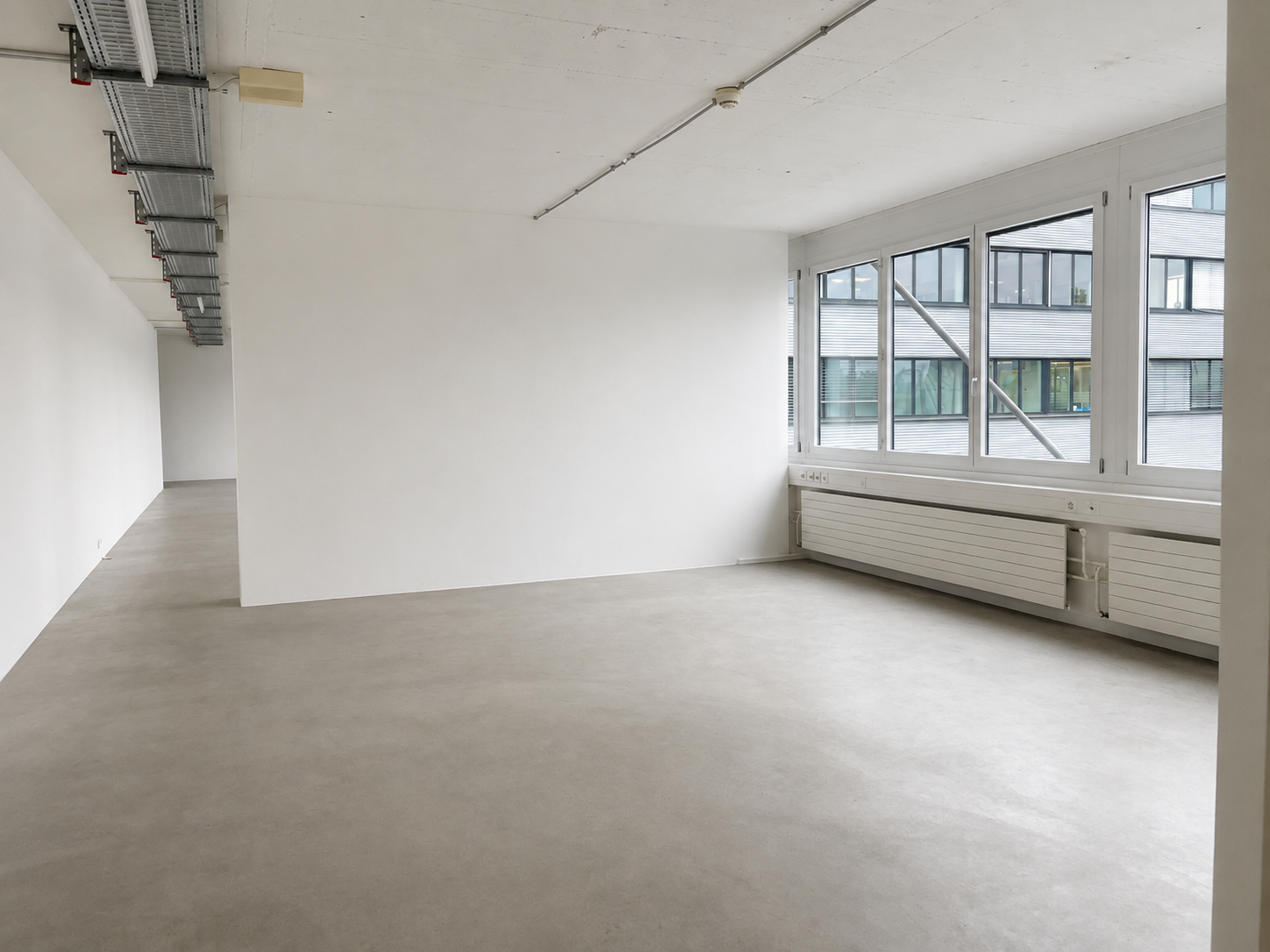304m² commerciale, foto 6 di 10