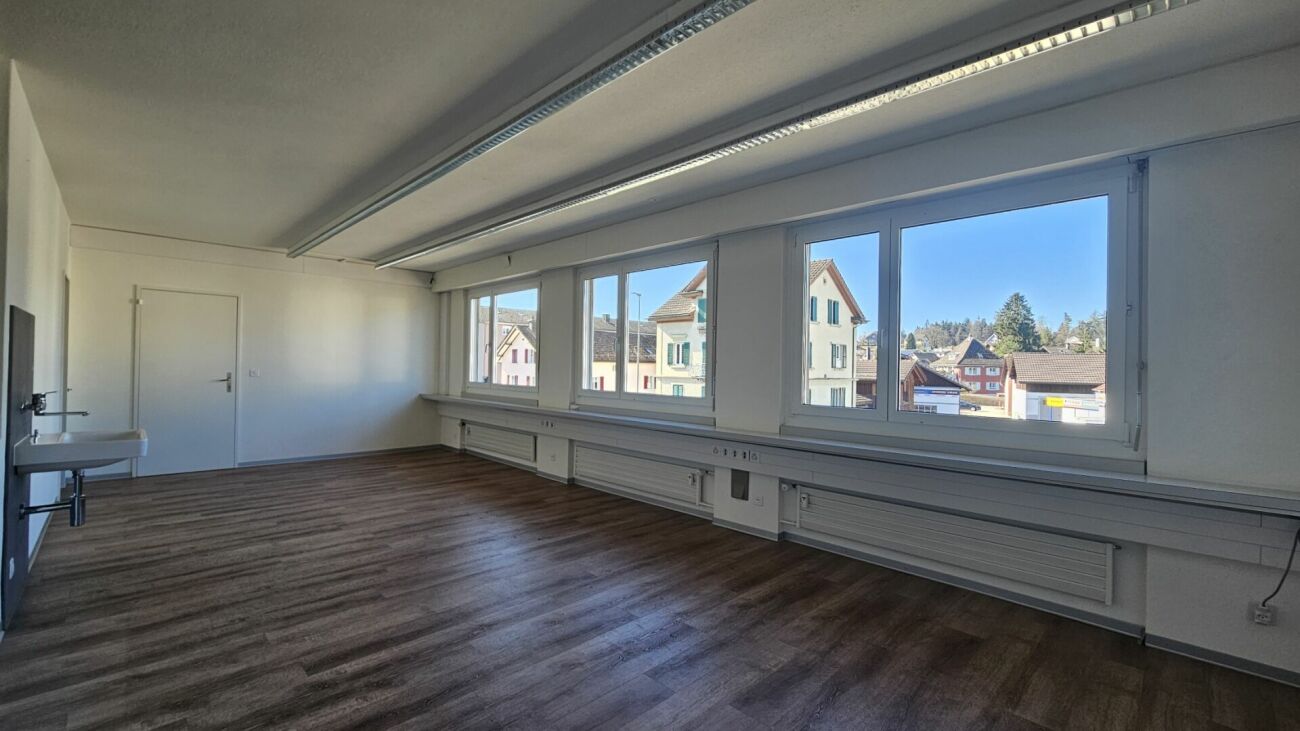 223m² commerciale, foto 5 di 8