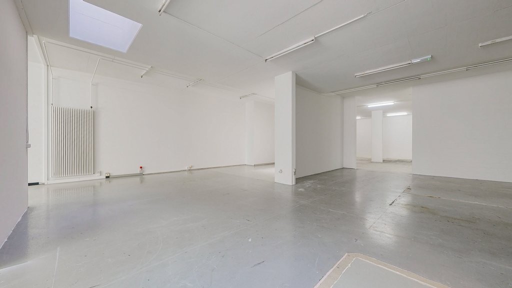 244m² Laden
