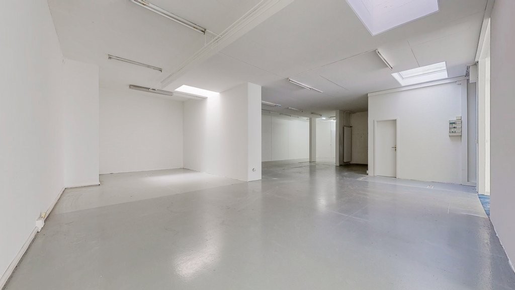 244m² Laden