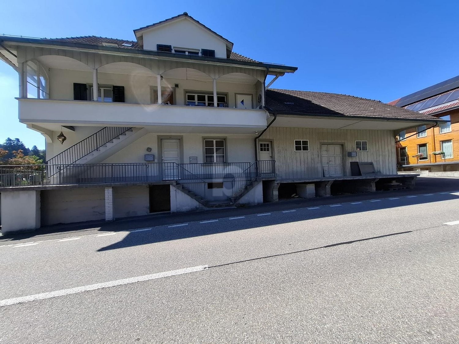 570m² di magazzino, foto 1 di 4