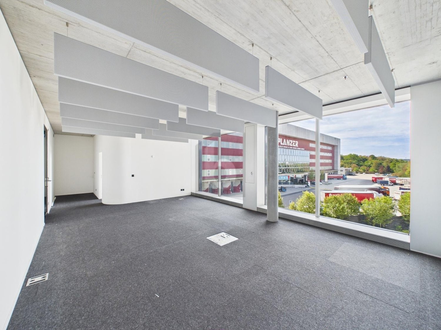 67m² office