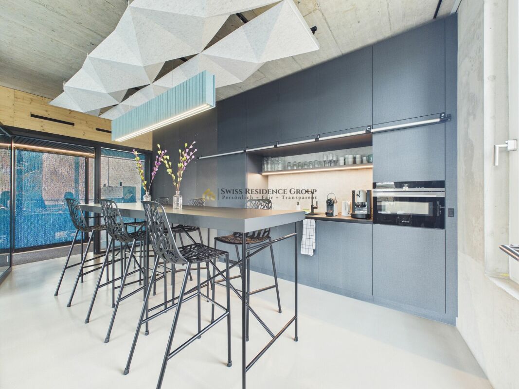 100m² office