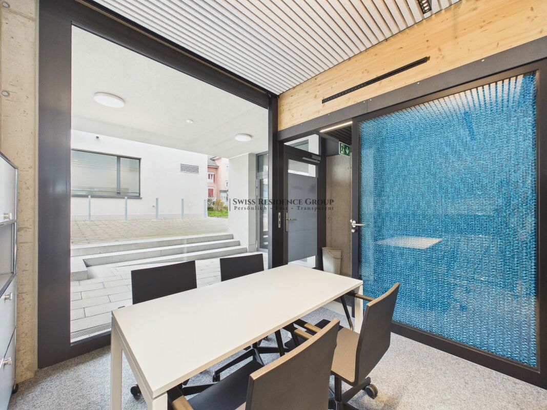100m² office