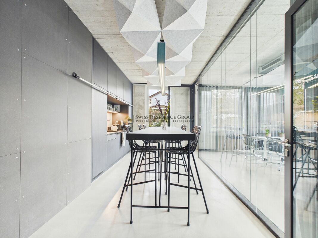 100m² office