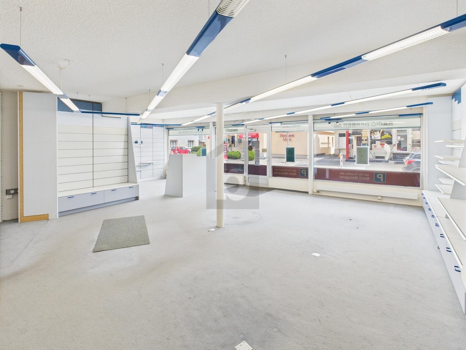 190m² shop, Foto 1 von 4