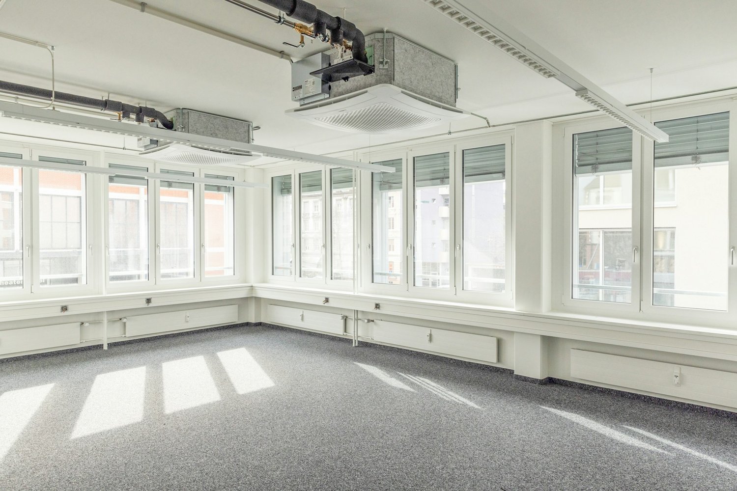 169m² office