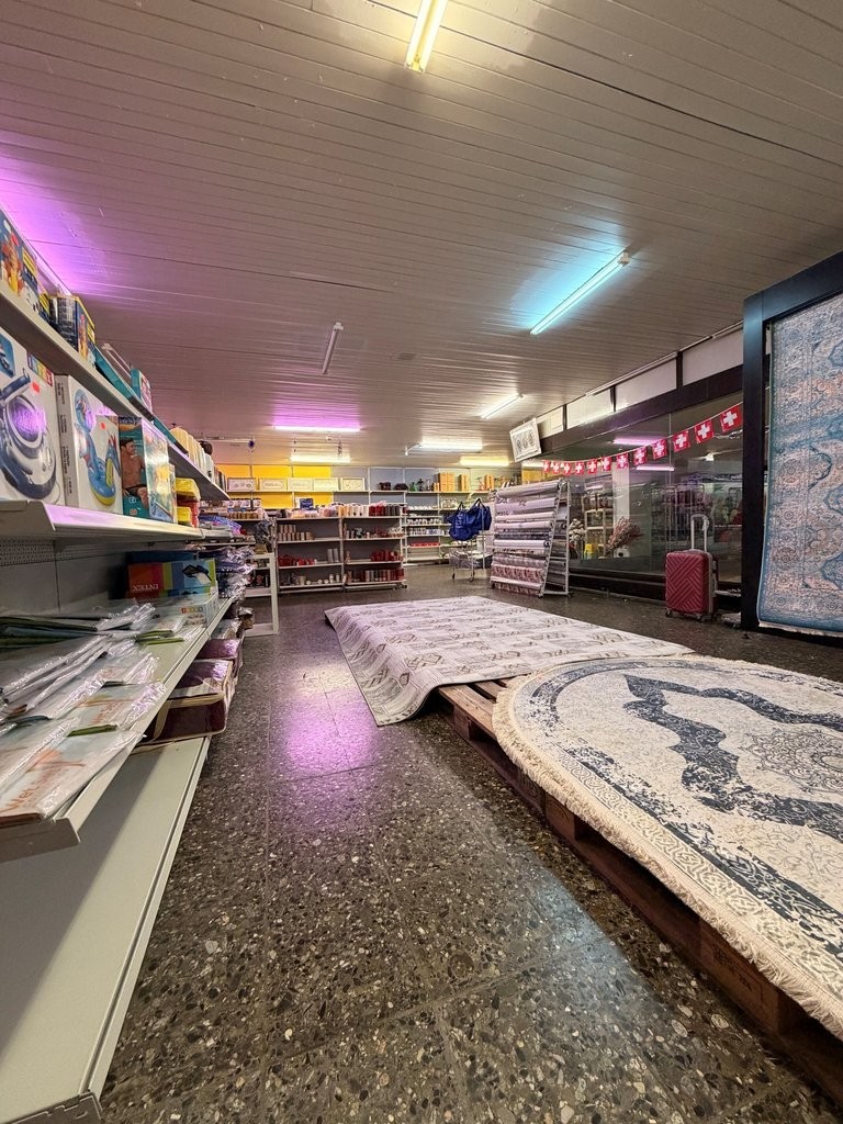 negozio di 240m², foto 4 di 5