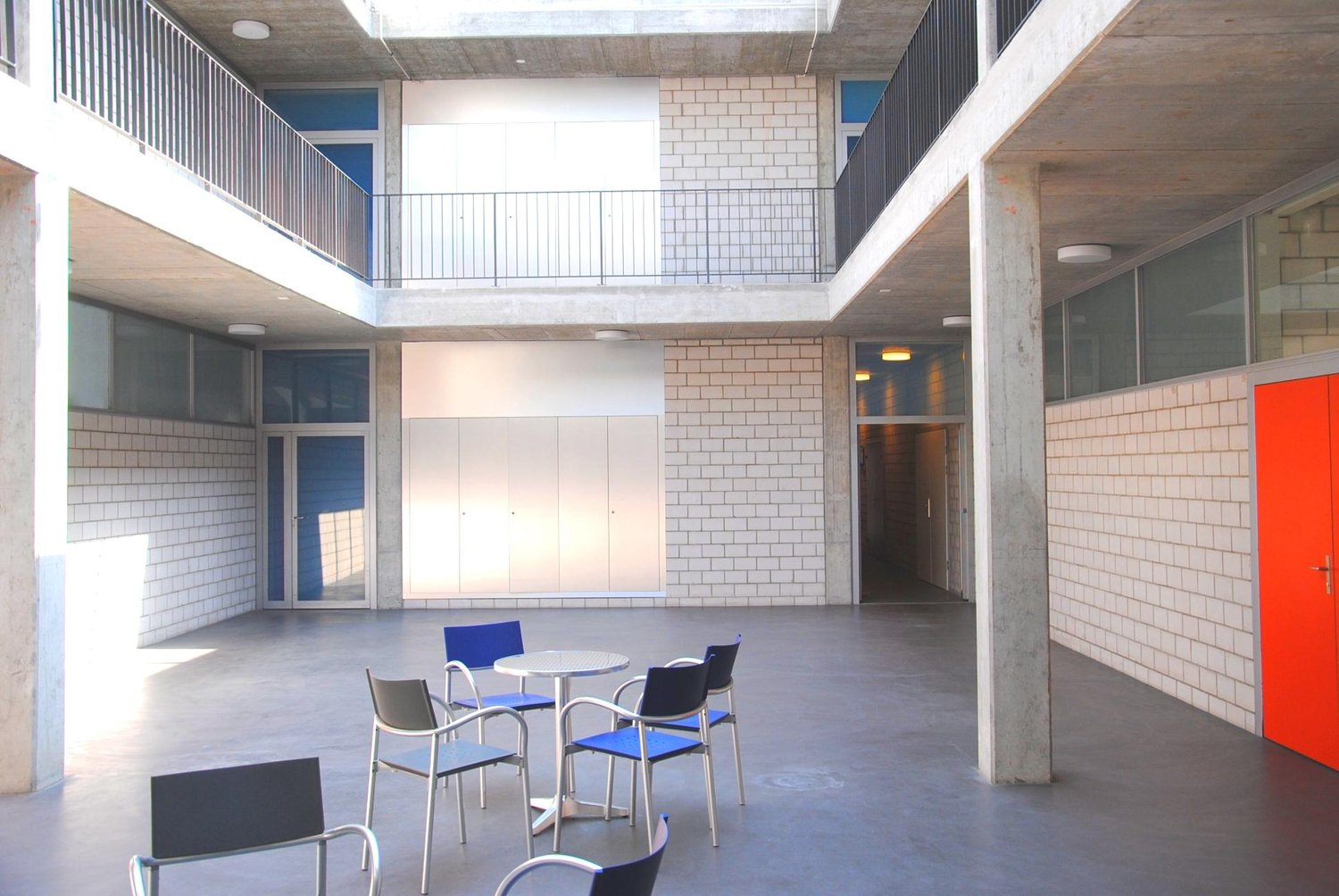 432m² storage room