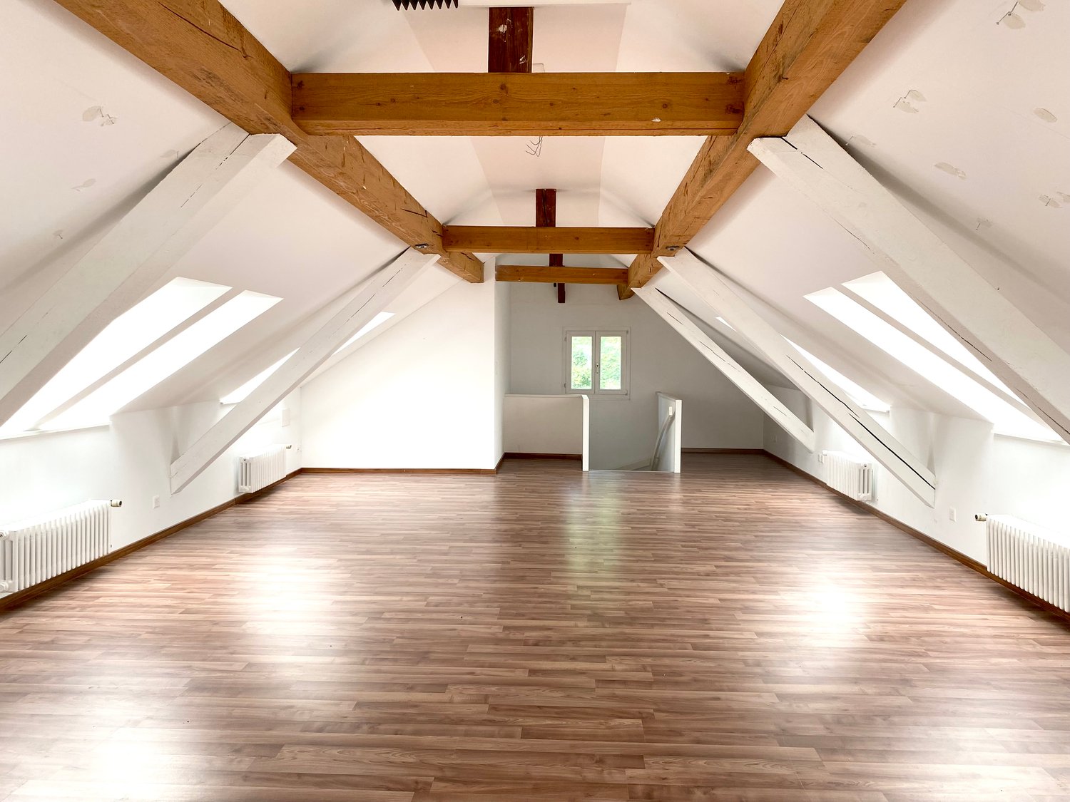 128m² office