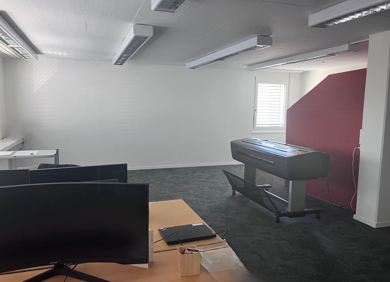 85m² office