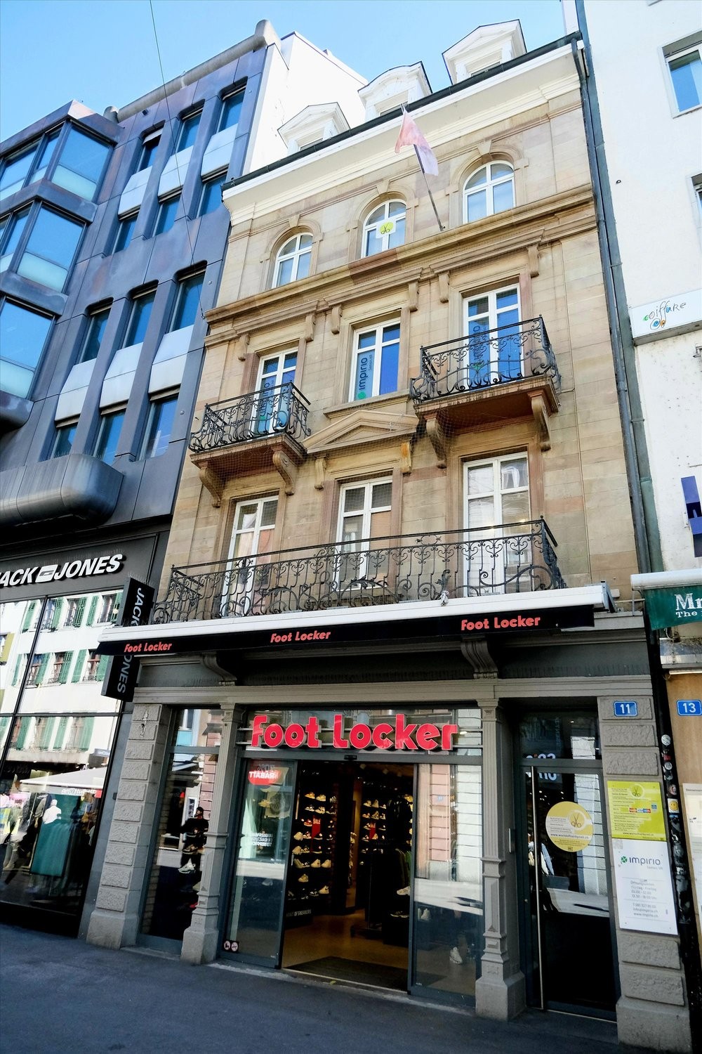 140m² hairdresser