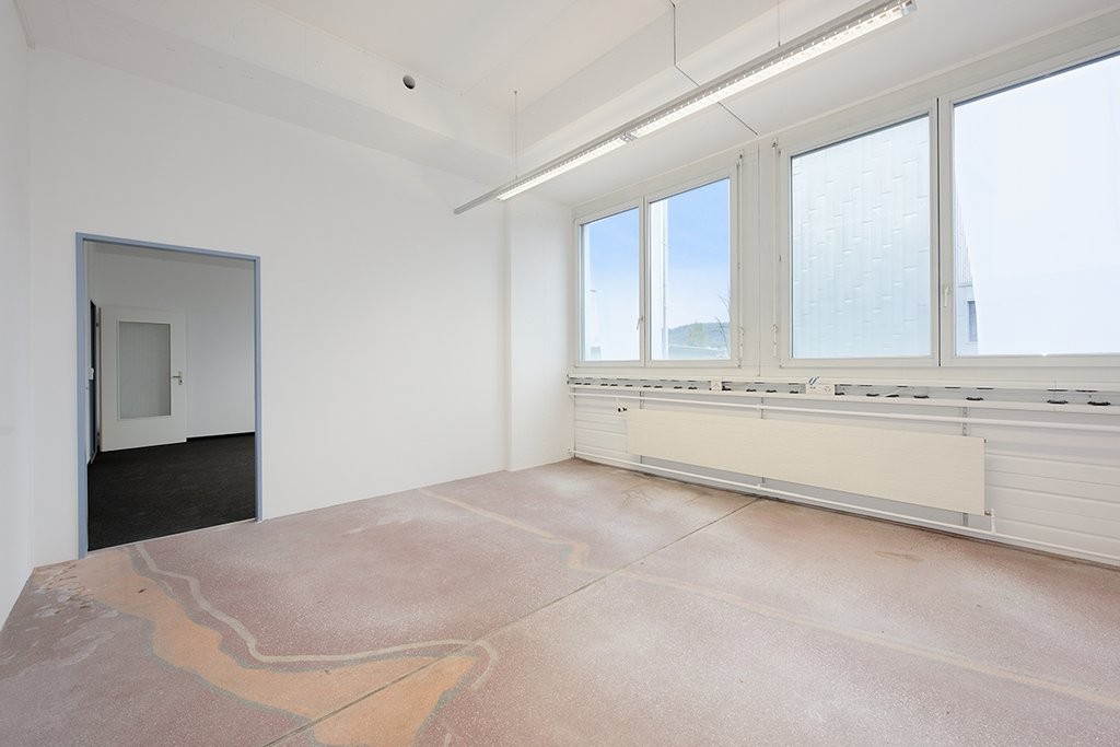 130m² office