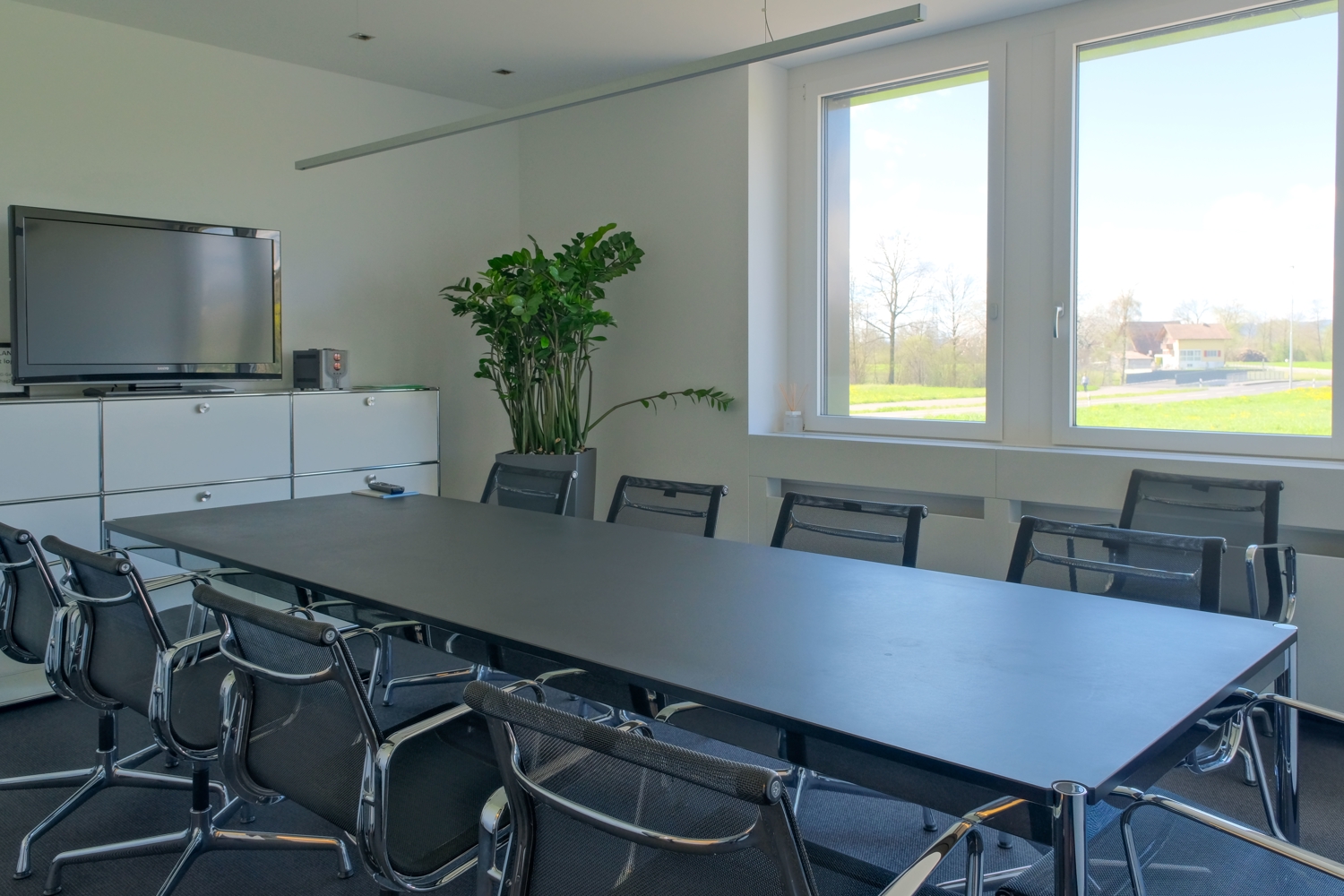 210m² office
