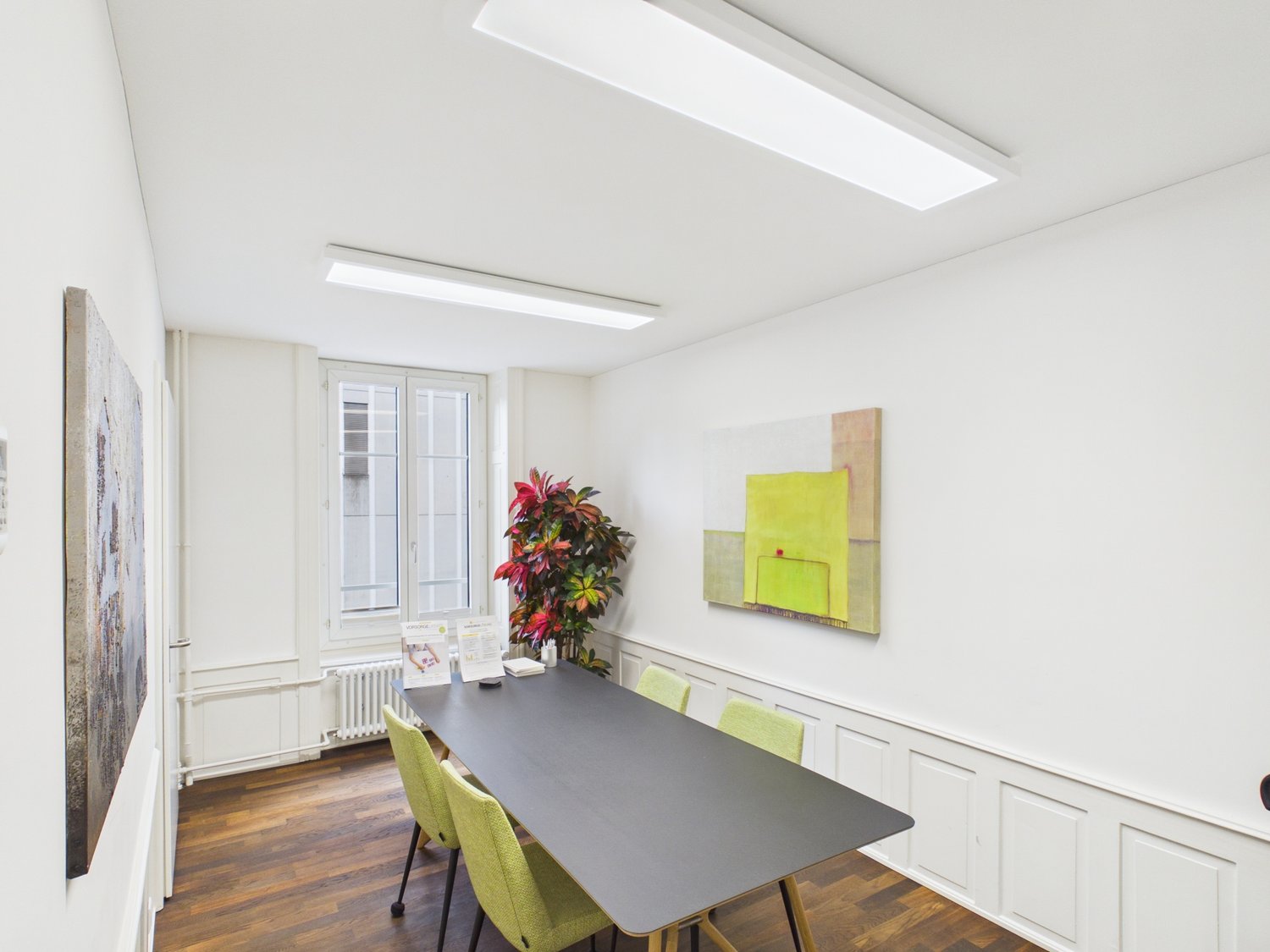 130m² office