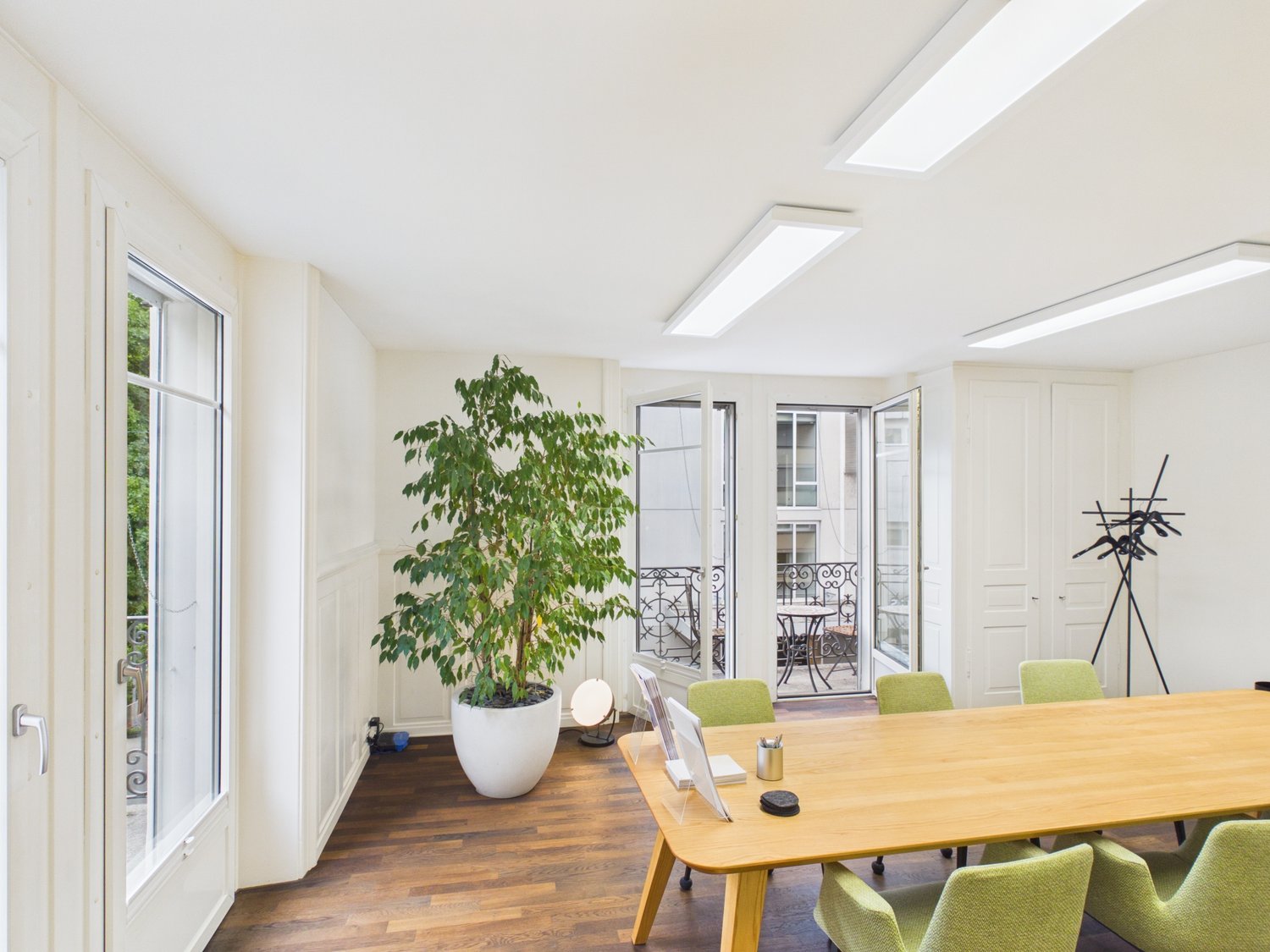 130m² office