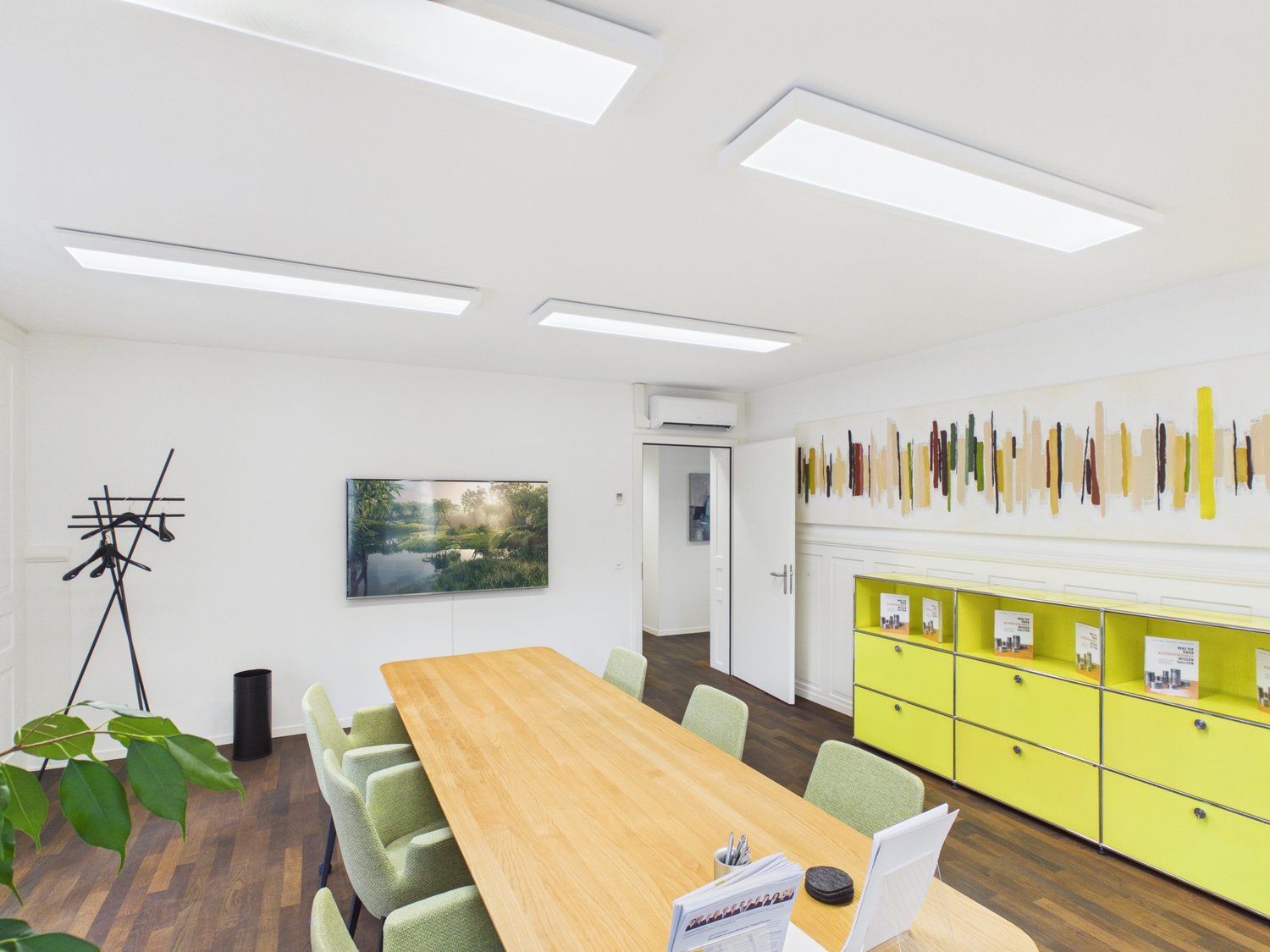 130m² office