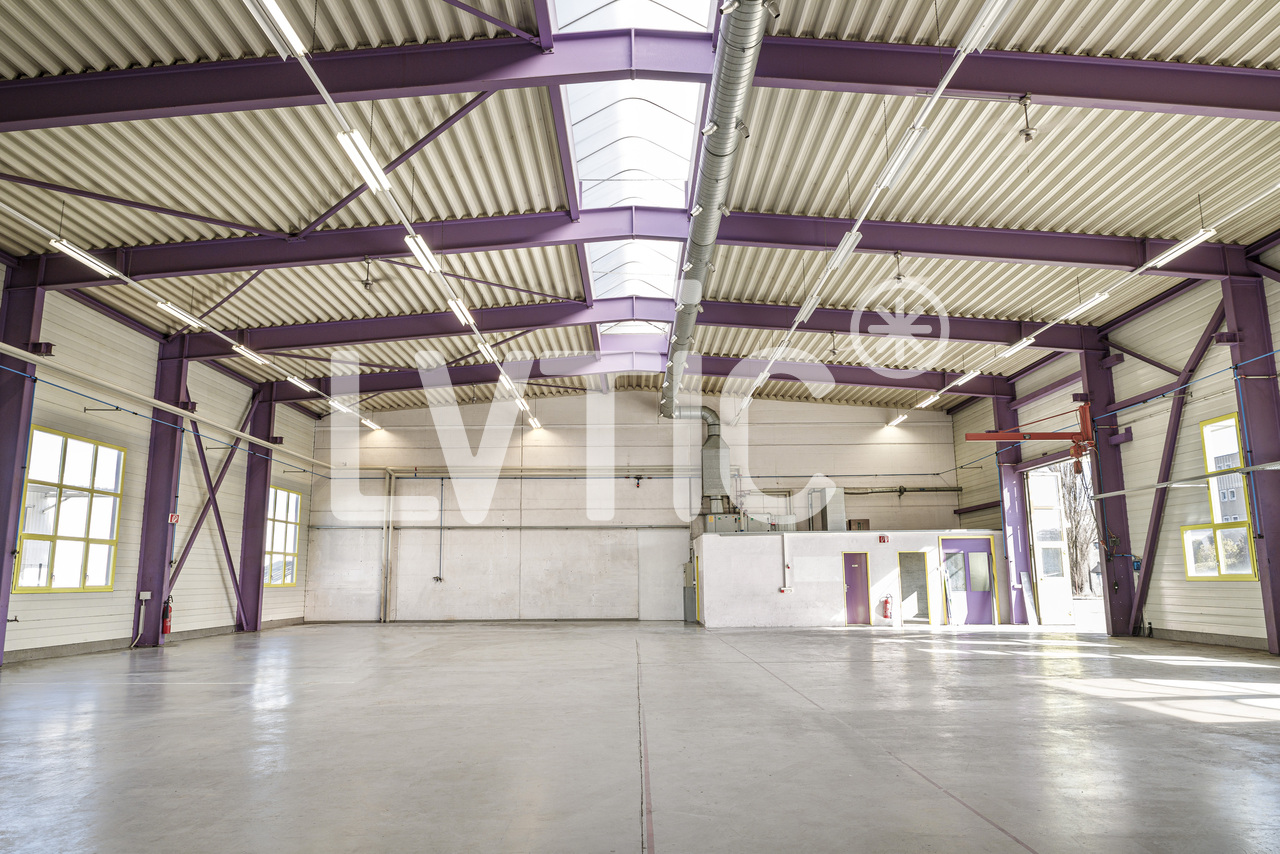 636m² industrial object, Foto 2 von 9