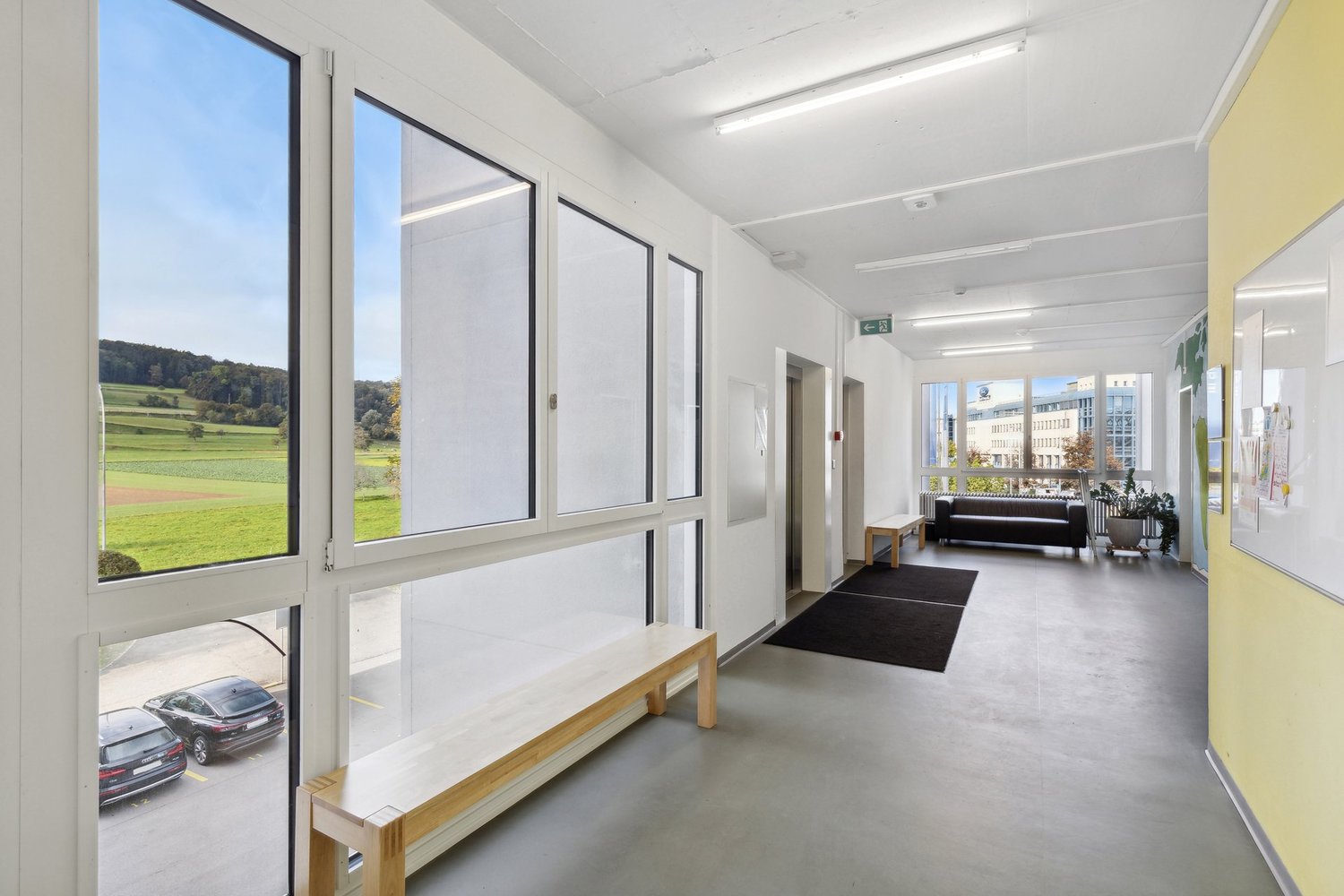 641m² office