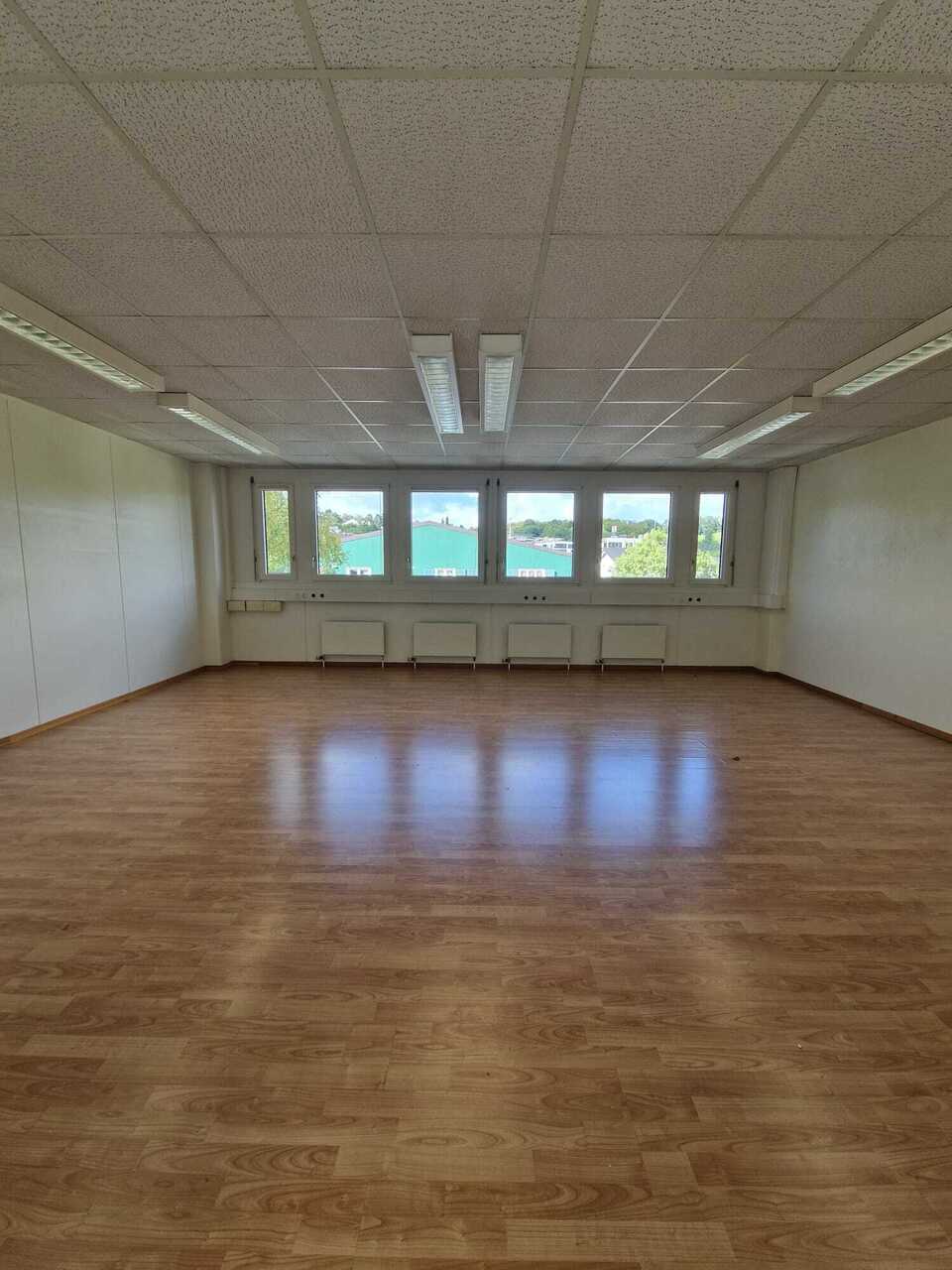 194m² office