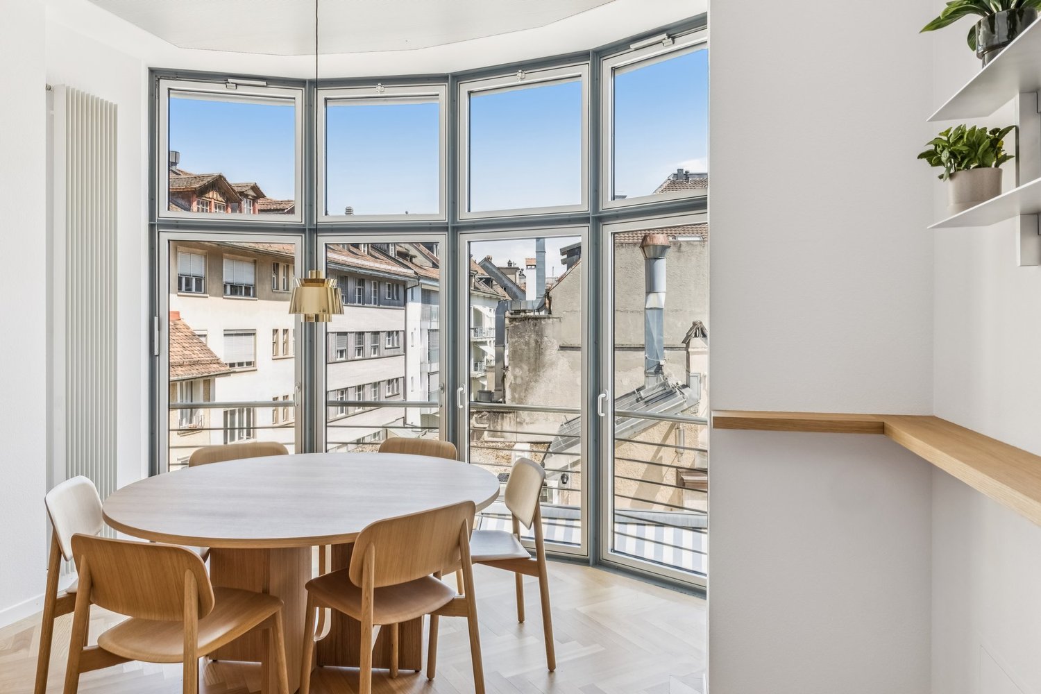 100m² office