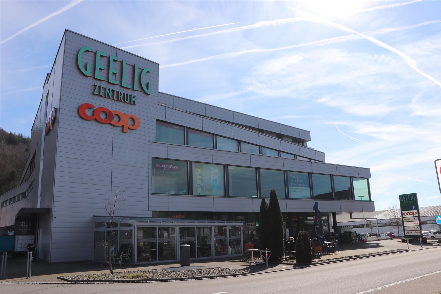 95m² office