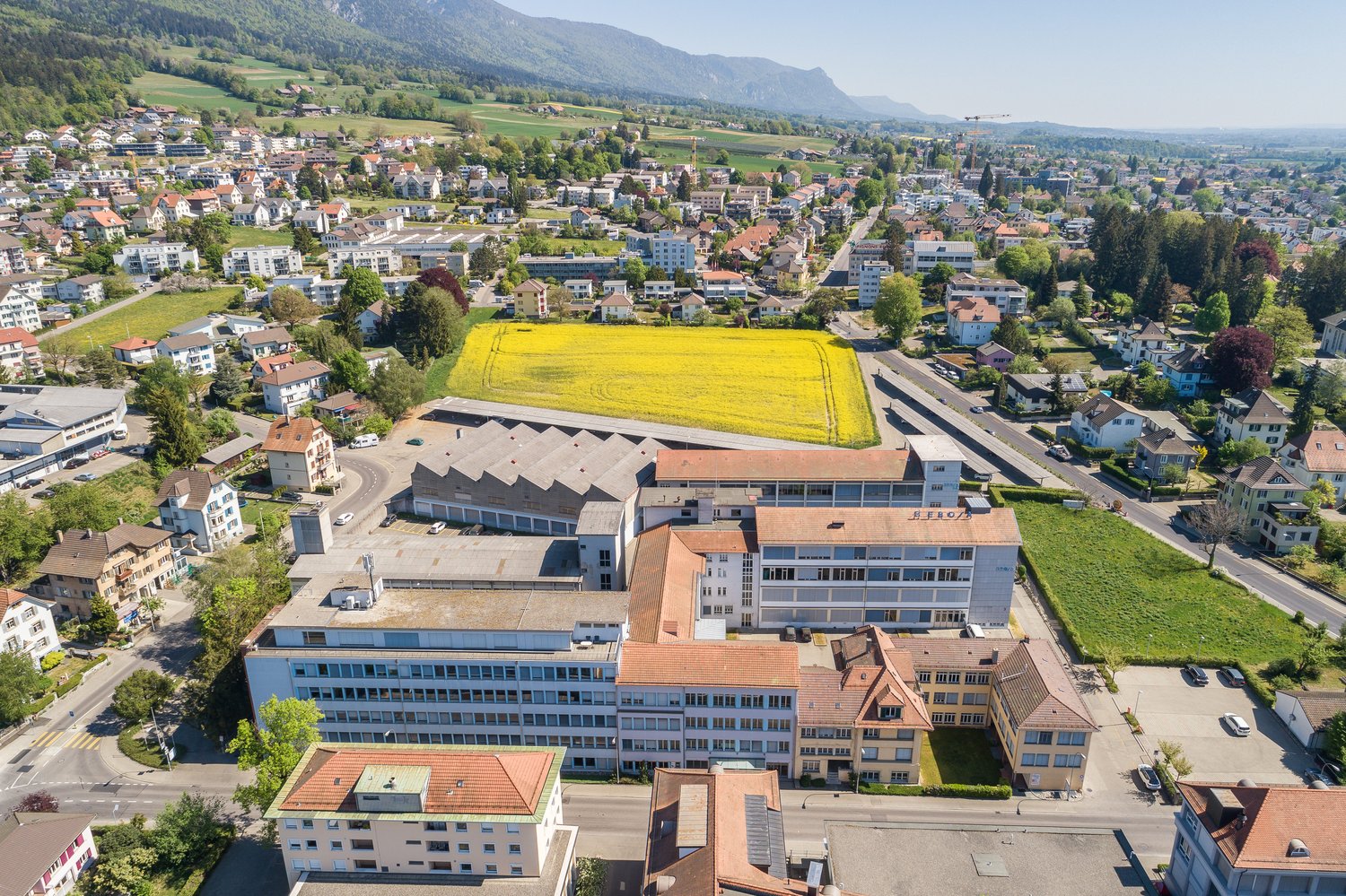 116m² workshop