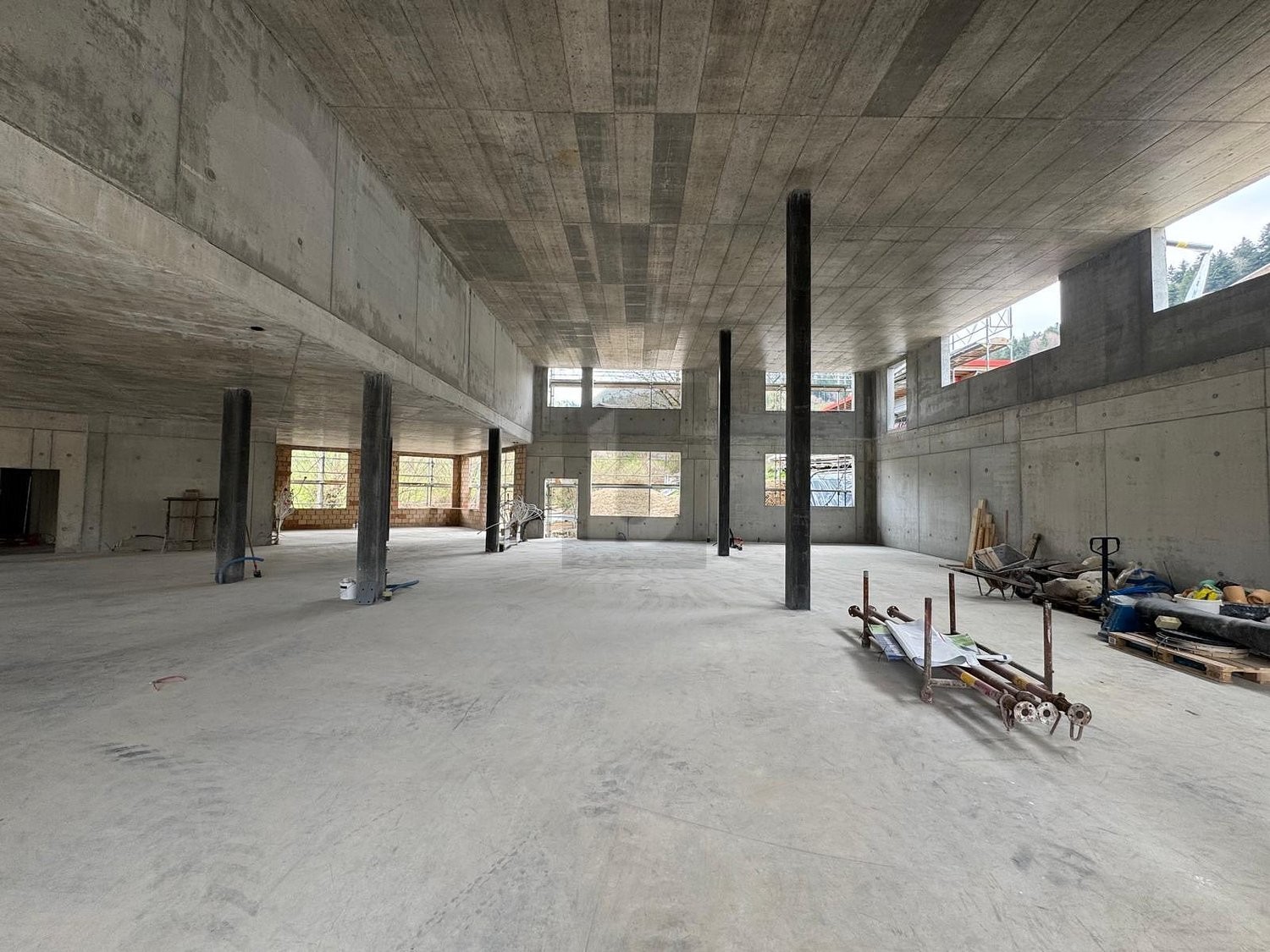278m² industrial object