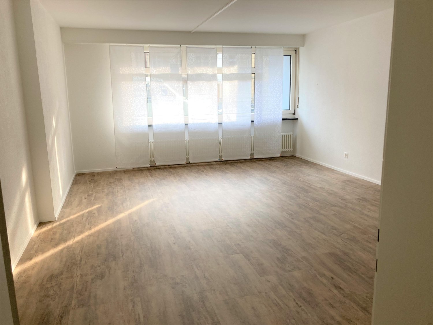 28m² commerciale, foto 2 di 6