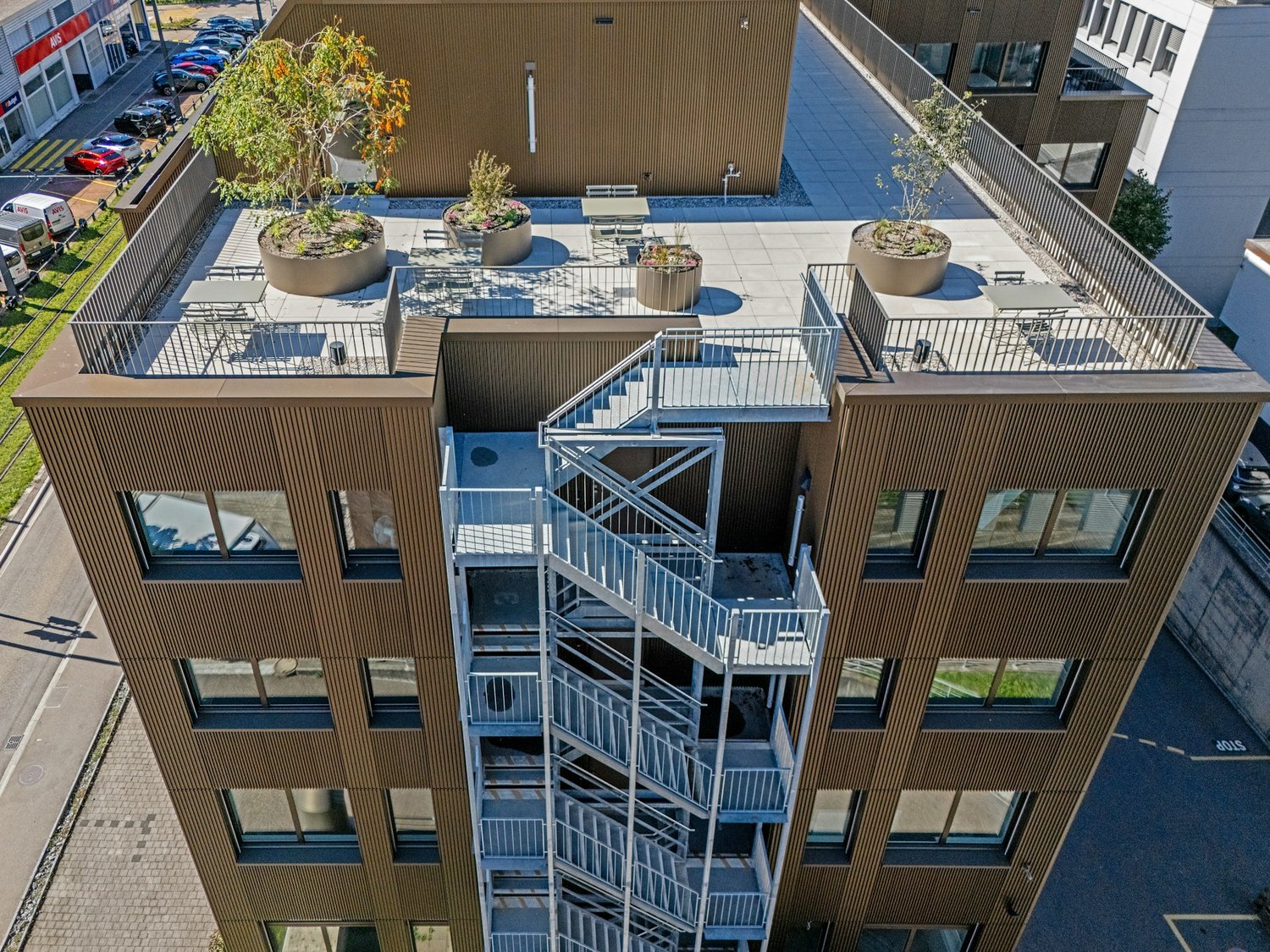 1100m² office