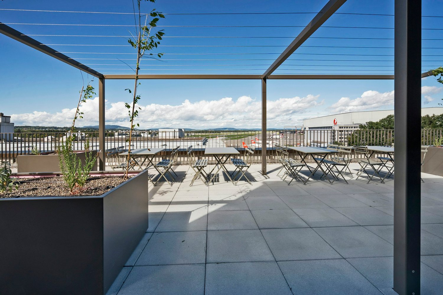 1100m² office