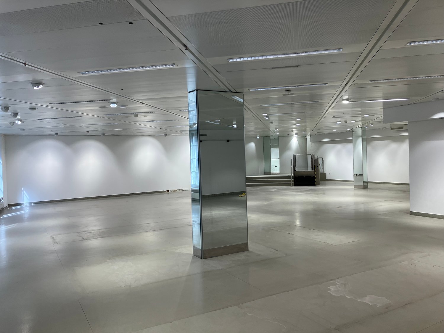 420m² commercial