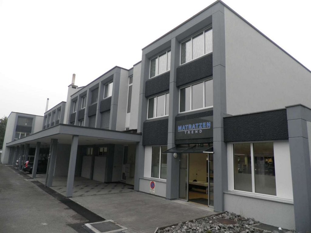 83m² office