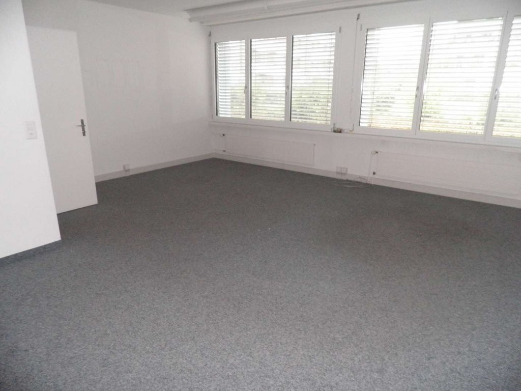 83m² office