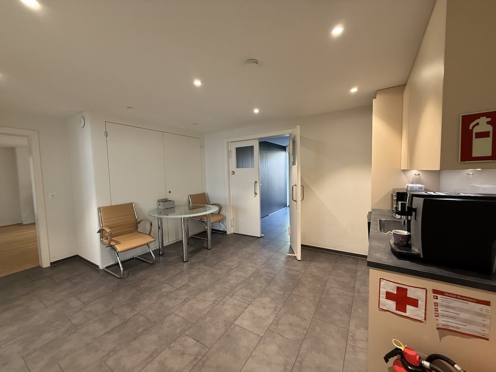 151m² commercial