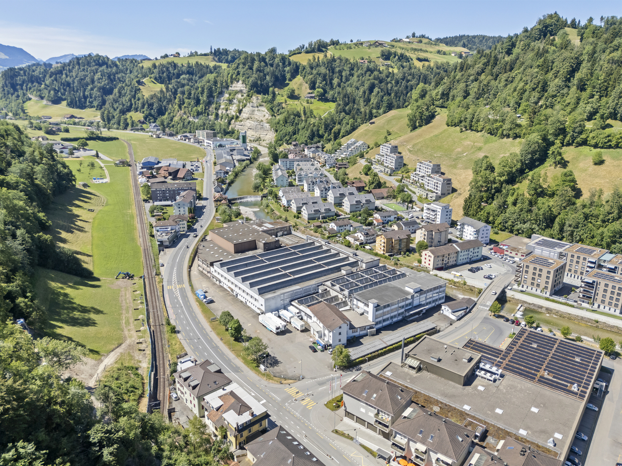 600m² commercial