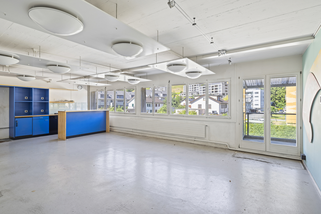 600m² commercial