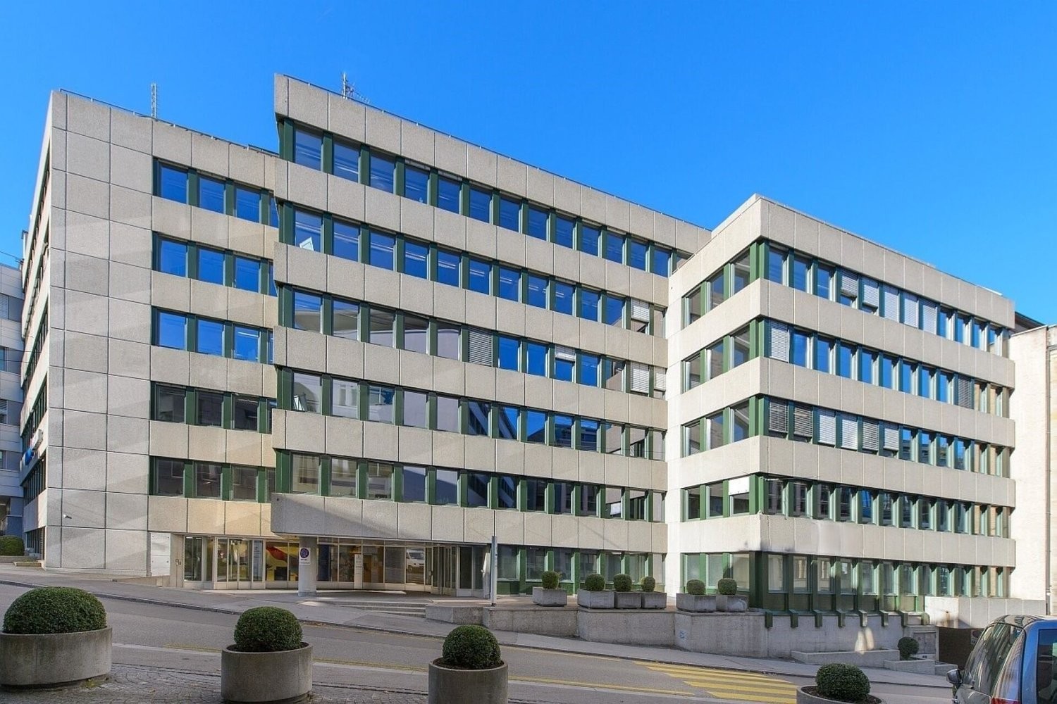 111m² office