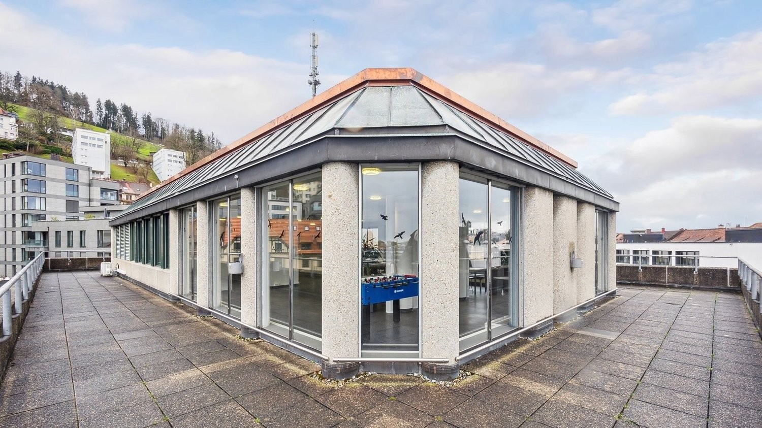 111m² office
