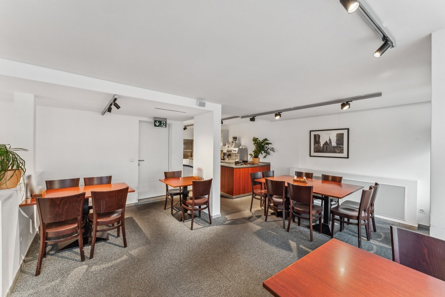 265m² restaurant