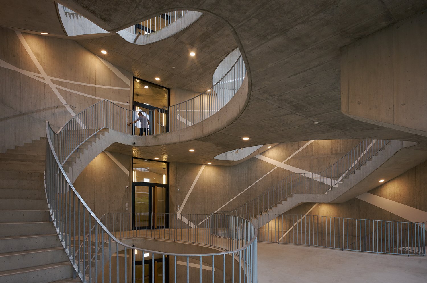 300m² office