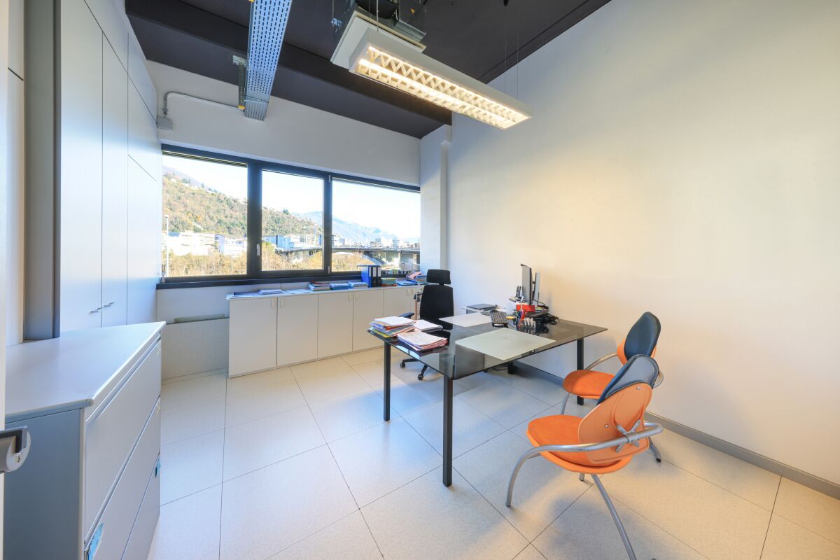 120m² commercial, Foto 3 von 7
