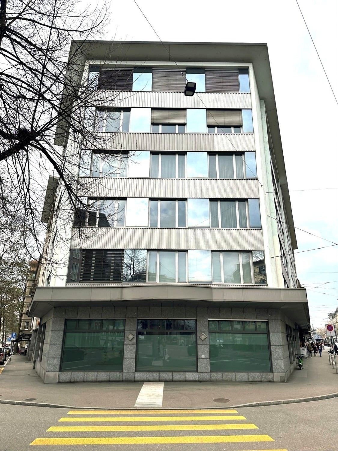 241m² commerciale, foto 3 di 3