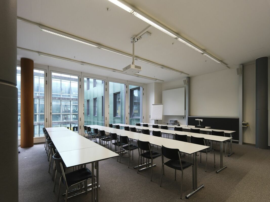 6700m² office