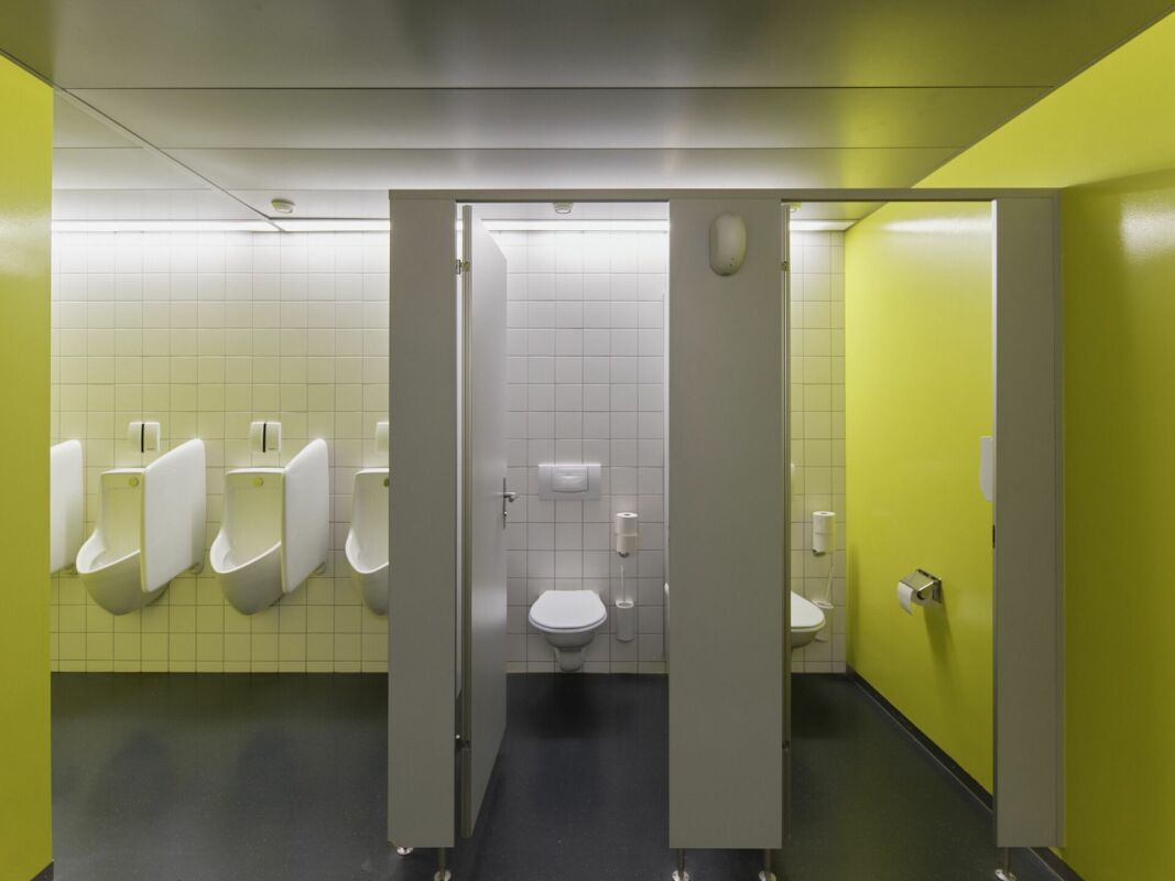 6700m² office